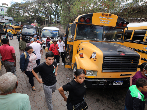 Las terminales de autobuses, por ahora, no lucen tan llenas, pero se espera que hoy por la tarde puedan llenarse de turistas.