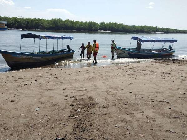 Rescatan a menor que se estaba ahogando en San Lorenzo, Valle