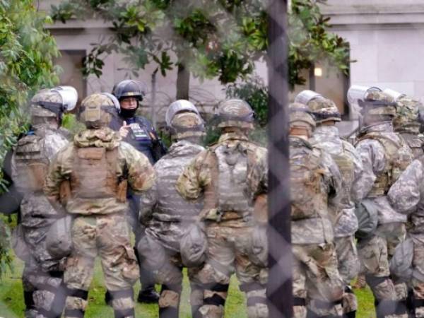 Actualmente hay unos 6,200 efectivos de la Guardia en Washington D.C., de la misma capital y de cinco estados circundantes. Foto: AP