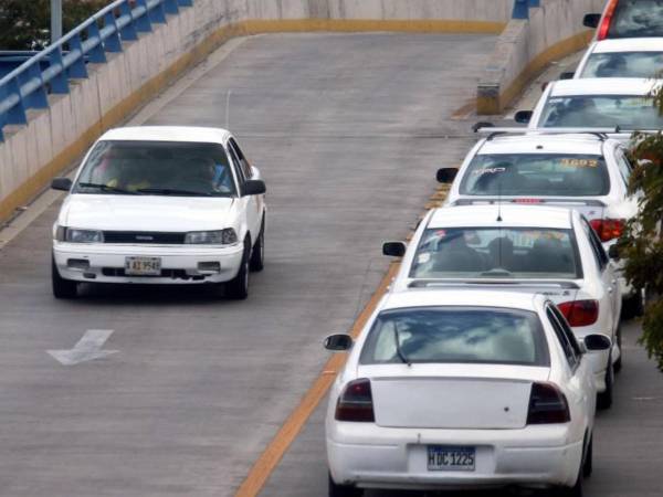 Los conductores de taxis serán certificados por la Secretaría de Seguridad de Honduras.