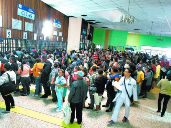 El Hospital Escuela Universitario dejó de cobrar el incremento que aplicó en 2017. Foto: EL HERALDO