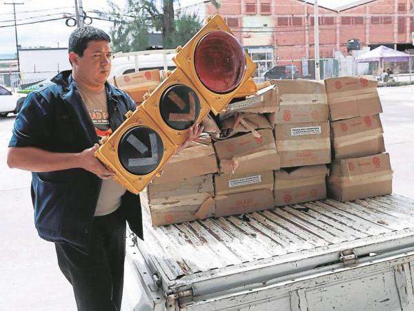 Algunos lugares como Perisur, el bulevar Centroamérica ya cuenta con los nuevos aparatos.