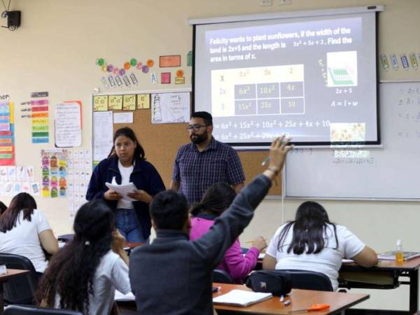 Los cursos se impartirán en las instalaciones donde funcionan las cinco Escuelas Normales Bilingües.