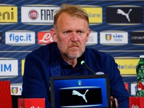 Robert Prosinecki, exseleccionador de Bosnia, en sus últimas conferencias de prensa.