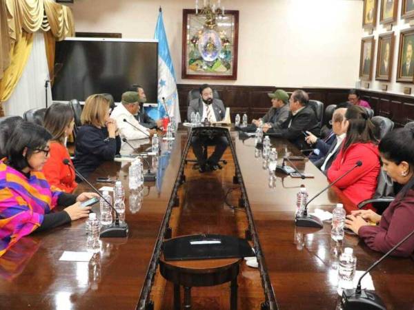 La noche del martes Luis Redondo eligió a los integrantes de la Comisión Permanente.