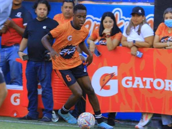 Maycol Castillo demostró sus habilidades con el JTR en la Copa Gatorade.