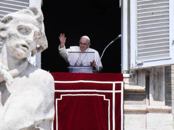 “Sigo de cerca con preocupación y dolor la situación creada en Nicaragua”, afirmó el papa.