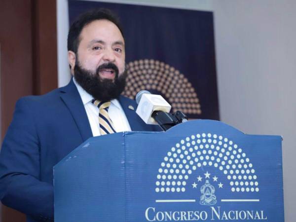 Luis Redondo tiene 16 meses al frente del Congreso Nacional desde enero de 2022.