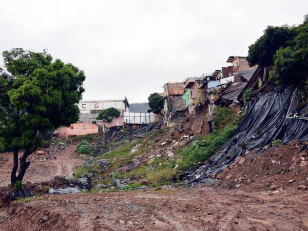 Fotografía del 17 de noviembre de 2024 que muestra una zona de derrumbes en Tegucigalpa (Honduras).