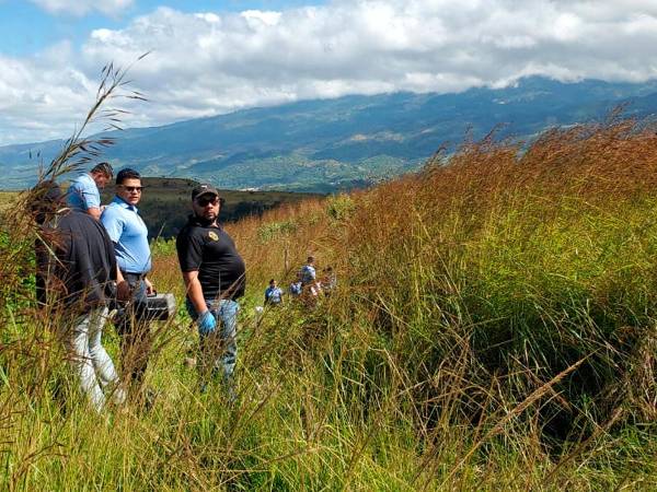 Esta mañana fue descubierto el cuerpo abandonado en medio de una zona solitaria y montosa de la Cerro Grande.