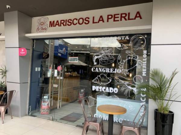 La nueva tienda de Mariscos La Perla, que está ubicada en el Paseo Juan Pablo, en Tegucigalpa, es reconocida por su variedad de productos nacionales e importados.