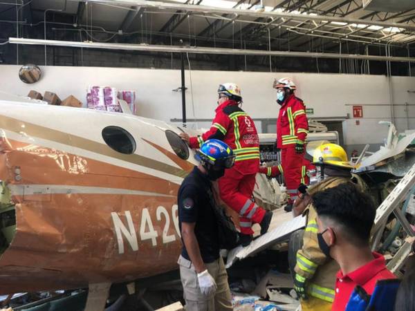 Según autoridades de Temixco, entre las víctimas se cuentan el piloto y el copiloto de la avioneta.