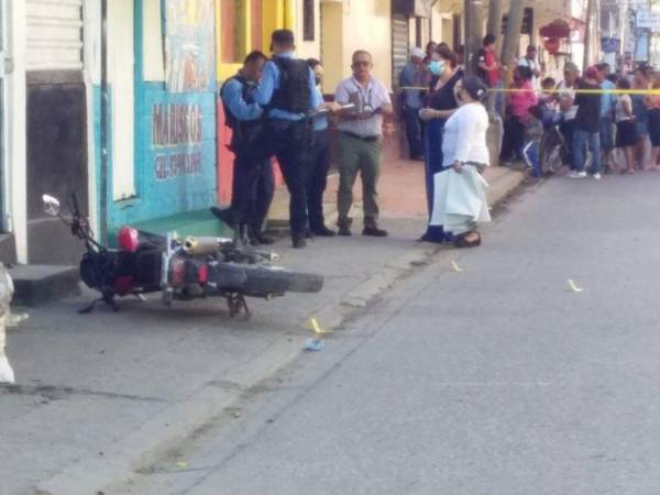 El tiroteo se registró en una venta de ropa ubicada en el barrio Abajo; tres personas perdieron la vida.