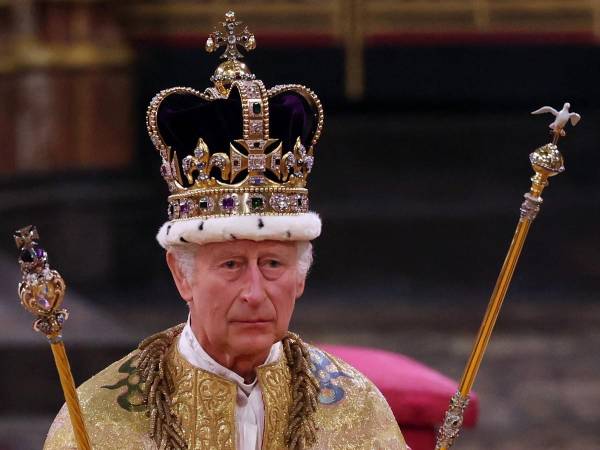 La coronación del rey Carlos III fue una jornada histórica que dejó numerosos memes y momentos virales de los invitados y miembros de la familia real británica. Aquí un recuento.