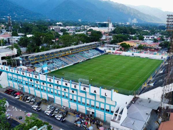 Así luce el estadio Morazán, listo para albergar este vibrante duelo.