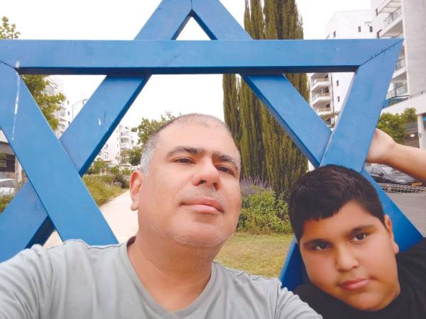 Beni Jacob se estableció en Israel después de vivir varios años en Honduras, específicamente, en San Pedro Sula.