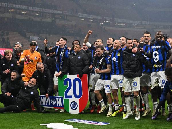 Inter de Milán se corona campeón de la Serie A en la cara de su máximo rival, el AC Milán, a falta de cinco fechas.