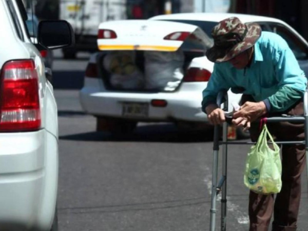 Proasol beneficia con bono oro y esperanza a personas mayores de 65 años. La solicitud se puede realizar en las oficinas del programa.