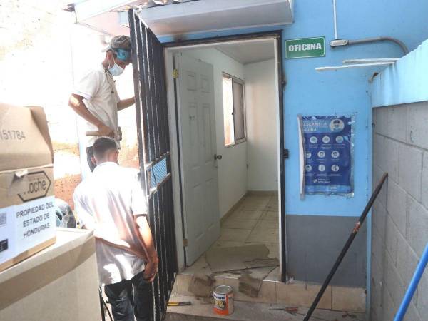 A la par del almacén de medicamentos colocarán la nueva sala de rayos X, que estará ubicada en el centro de salud Alonso Suazo.