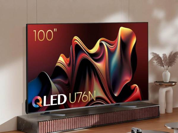 <i>Jetstereo presenta el primer televisor de 100 pulgadas en Honduras, el Hisense QLED 4K TV 100″, redefiniendo el entretenimiento en el hogar.</i>