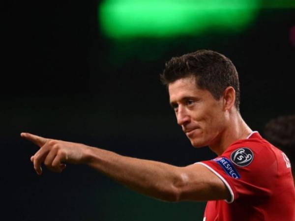 Robert Lewandowski continúa su racha de goles en la Champions y espera poder alzar su primera orejona el domingo. Foto: AFP