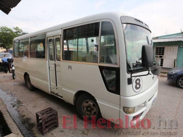 El autobús escolar recibió disparos en algunas de sus ventanas durante el atentado criminal