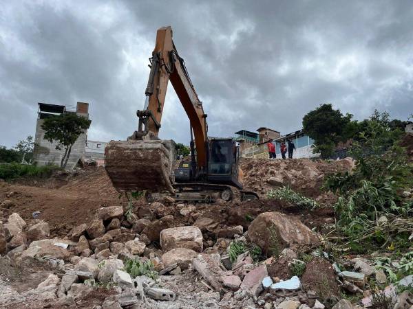 En los alrededores de la zona cero de la colonia Guillén se han realizado trabajos con maquinaria pesada.