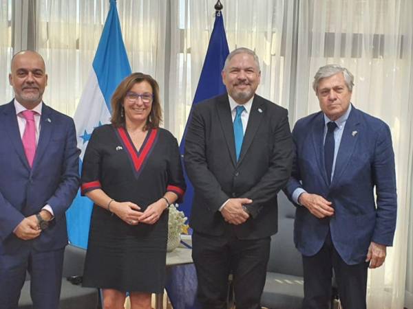 El objetivo de esta visita es continuar fortaleciendo el diálogo y cooperación entre Honduras y la Unión Europea.