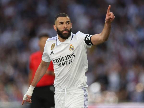 Karim Benzema se destapó con un hat-trick de golazos en el Bernabéu.