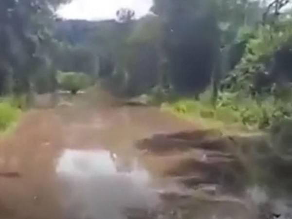 Sin paso a Santa Bárbara tras desbordamiento del Lago de Yojoa