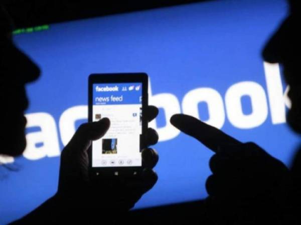 Una oganización de consumidores y usuarios en España, presentará una demanda en contra Facebook, por explotar ilegalmente datos personales de sus usuarios. Foto: EL HERALDO