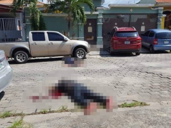 Una de las víctimas fue acribillado en medio de la calle de la colonia Jardines del Valle de la ciudad de San Pedro Sula.