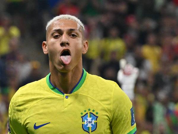 Richarlison le dio la victoria a Brasil frente a una complicada Serbia.