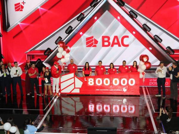 Como cada año el banco BAC fue uno de los primeros en sumarse a la noble causa, su donativo fue de 800,000 lempiras. La meta a recaudar este año por la Teletón es de 75 millones de lempiras.