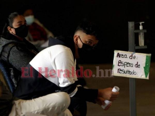 A diario las brigadas médicas y los triajes luchan contra el virus. Foto: Alex Pérez/ EL HERALDO