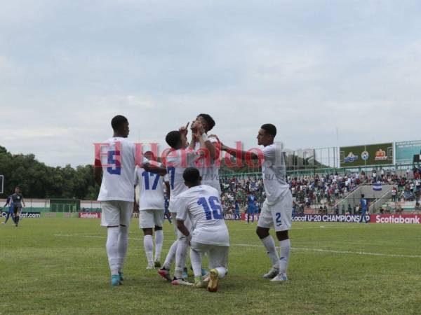 La H toca la gloria al vencer 4-1 a la débil selección de Curazao.