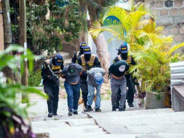 Los grupos delictivos que se dedican al flagelo siguen cobrando el llamado impuesto de guerra a los transportistas y comerciantes, pero las llamadas desde los centros penales se han reducido.