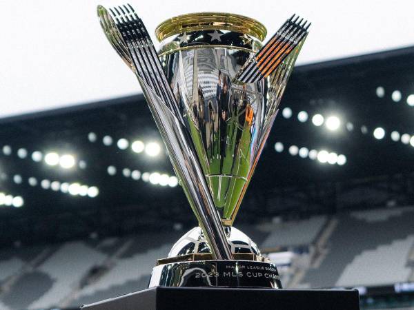 Este será el trofeo de campeón de la MLS para Los Ángeles Galaxy o New York Red Bulls.