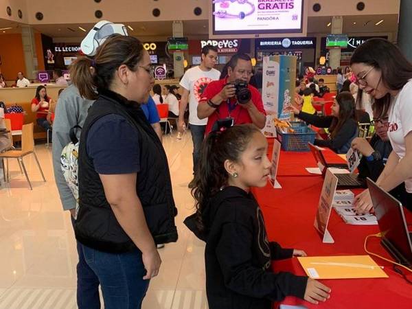 Participantes reclaman kit para la Vuelta Ciclística Infantil