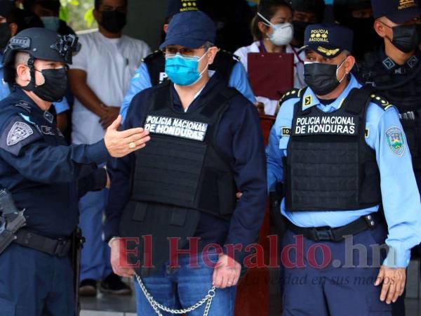 El expresidente Juan Orlando Hernández Alvarado fue trasladado nuevamente desde la Corte Suprema de Justicia (CSJ) hasta una celda en las instalaciones de la Dirección Nacional de Fuerzas Especiales (DNFE), en la capital, más conocido como el cuartel de los Cobras.