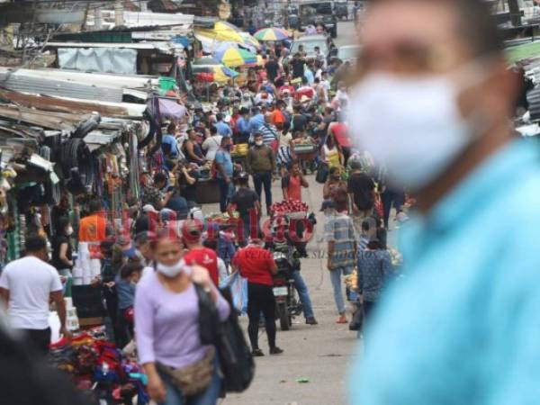 El gobierno de Honduras tiene un plan para reactivar la economía de forma inteligente, con medidas de bioseguridad en los negocios para evitar posibles brotes. Foto: Alex Pérez / EL HERALDO.