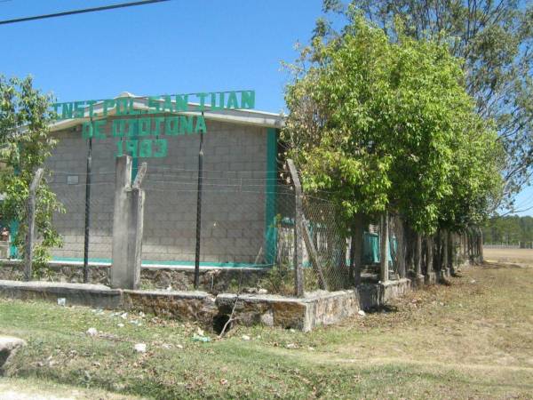 En el Instituto San Juan de Ojojona no se imparten carreras orientadas a la artesanía o la agricultura, que es una ocupación tradicional.