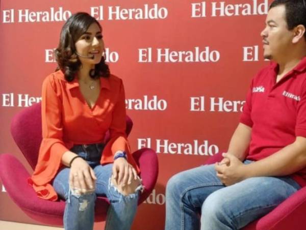 Katheryn Banegas estuvo en la sala de redacción de EL HERALDO este domingo. (Foto: Alejandro Amador / EL HERALDO)