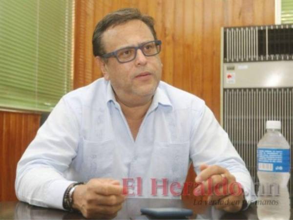 El exsecretario de Educación es investigado por el Ministerio Público junto a exdirectivos del Pani por el desvío de fondos de la merienda escolar.