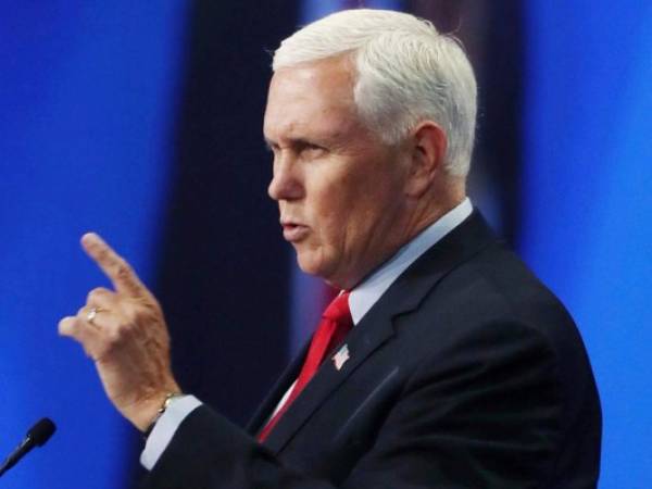 Pence asistió a la sesión general en la Coalición Fe y Libertad en Orlando, Florida, el viernes por la noche. AP.