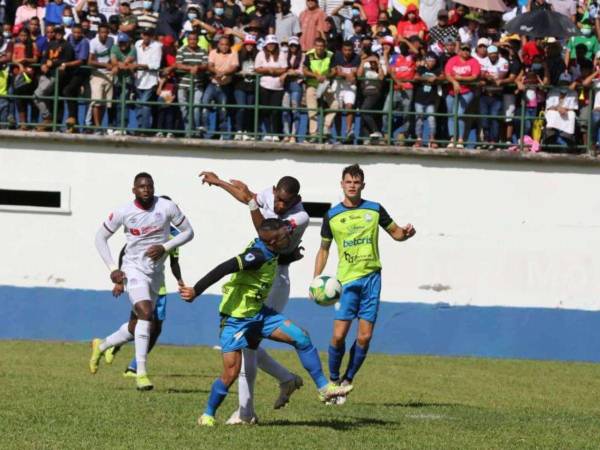 Los Potros del Olancho FC intentarán bajar del primer lugar y quitarle el invicto al Olimpia de Troglio.