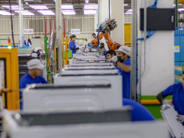 La fábrica de Samsung en Querétaro inició operaciones en 2003. Esta ciudad es un importante centro industrial y tecnológico para México.