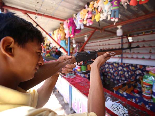 Se han instalado varios juegos tradicionales de las ferias y se tendrá varias actividades durante el fin de semana.