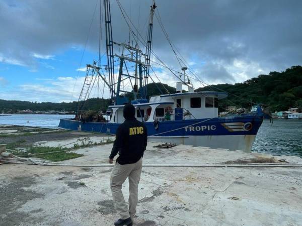 Las embarcaciones Tropic y Doble E están en las aguas del municipio de José Santos Guardiolas, Islas de la Bahía y La Ceiba, Atlántida, respectivamente.