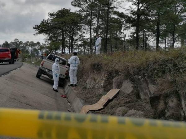 Así quedó el vehículo donde viajaban las víctimas del accidente vial.